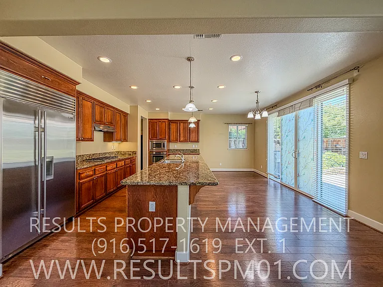 2425 Foxcroft Cir — Photo 18