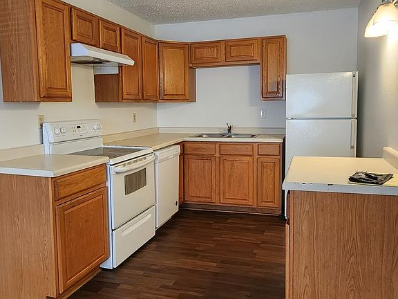2nd image of 1419 5th Ave S APT 23