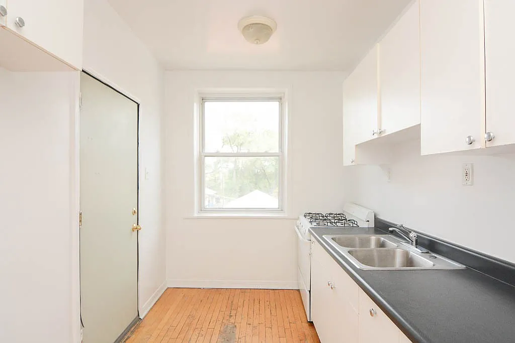 Sensational 1 Bed, 1 Bath at Wellington + Whipple (Logan Square) — Photo 2