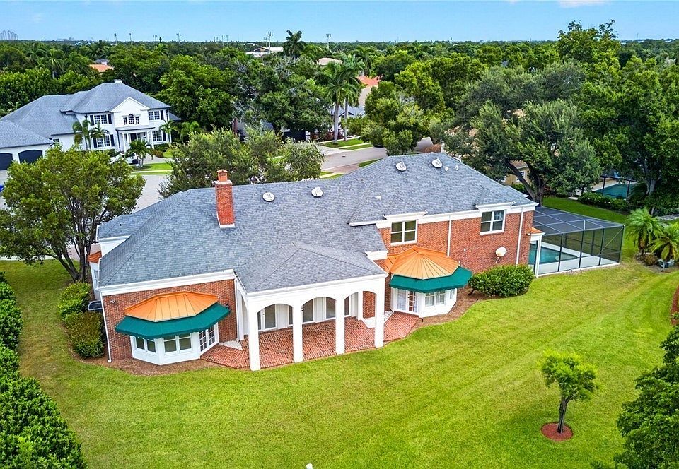 1st image of 23 Winewood Ct