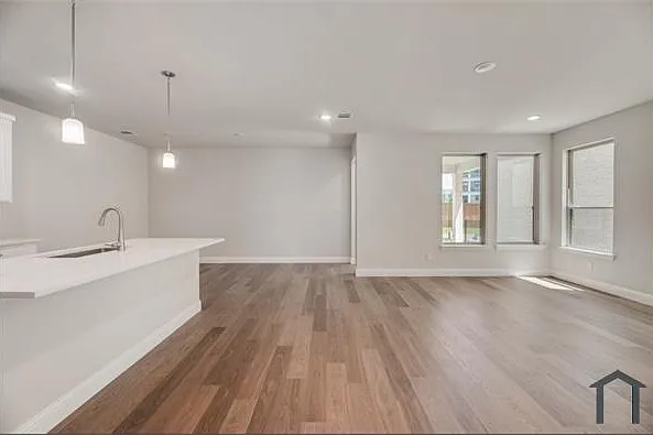 1822 Waterwalk Dr — Photo 13