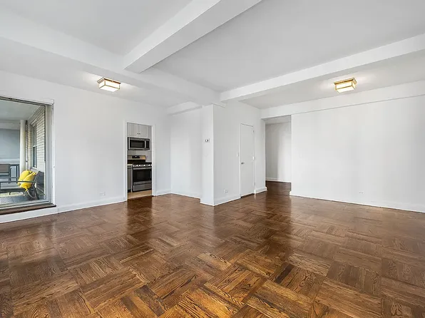 300 East 57th Street image 3 of 10