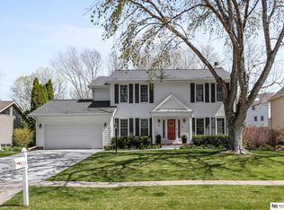 5816 Woodstock Ave, Lincoln, NE 68512