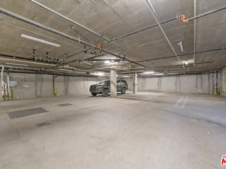 3755 S Canfield Ave #202 — Photo 39