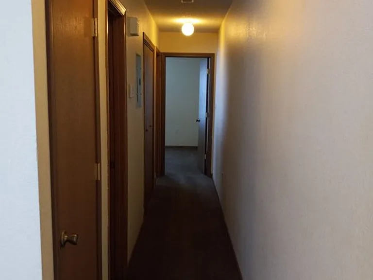 140-146 S Gerhart Rd — Photo 10