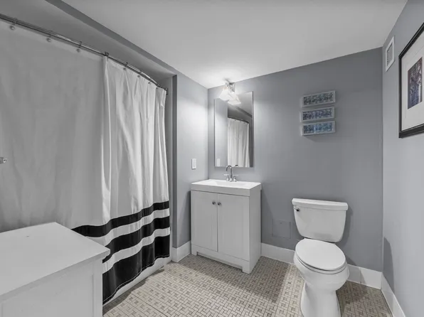 700 Grove Street image 12 of 25