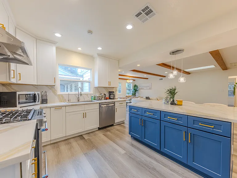 6252 Golden West Ave — Photo 10