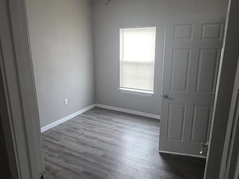 614 Chihuahua St — Photo 10