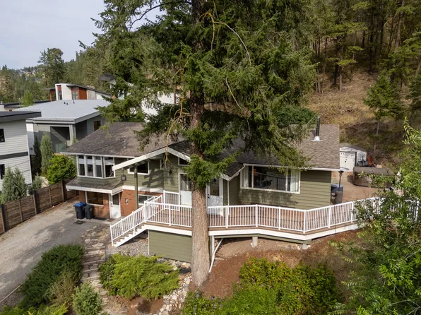 353 S Clifton Rd, Kelowna, BC V1V 1A4
