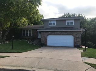 1036 W Centennial Dr, Peoria, IL 61614