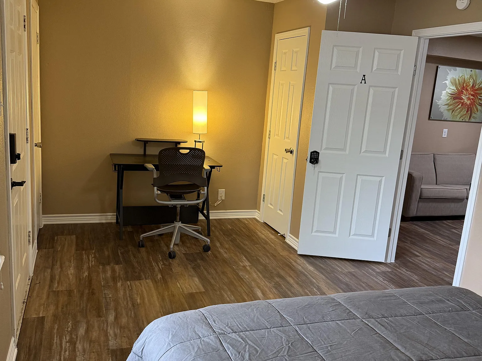 4 bed, 2.0 bath, 1704 sqft, $866 — Photo 3