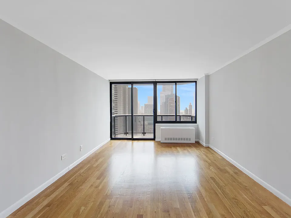 235 W 48th St #33H