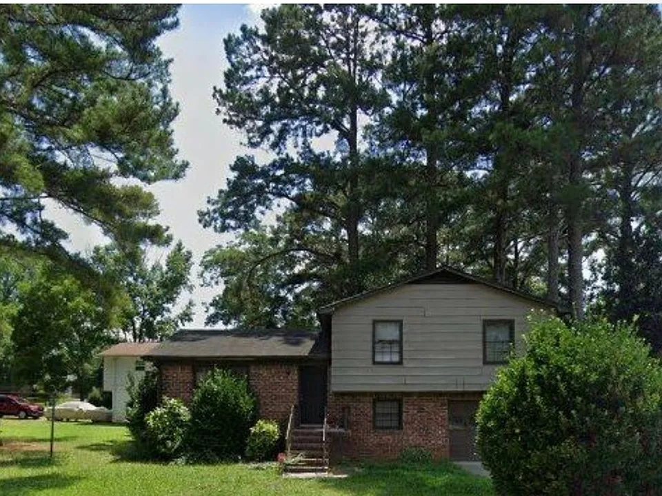 1703 Pheasant Dr