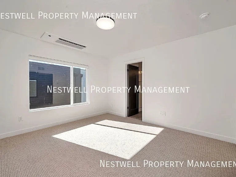 593 E Betsey Cv S — Photo 9