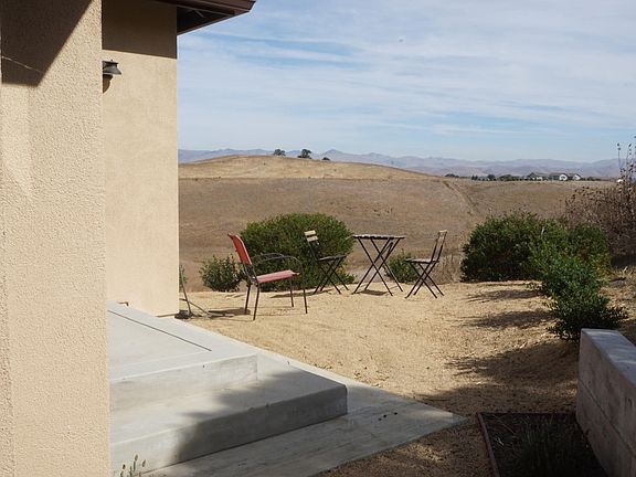 private yard - not enclosed