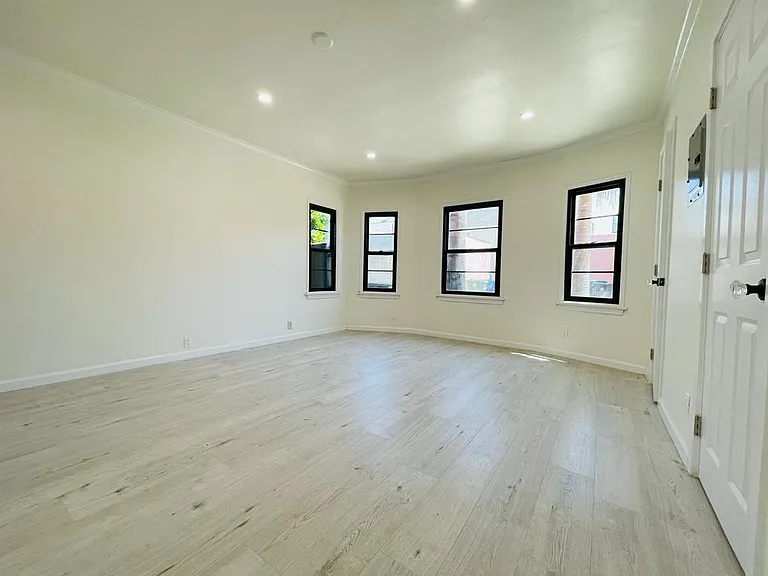 326 N Ogden Dr #1/2 — Photo 7