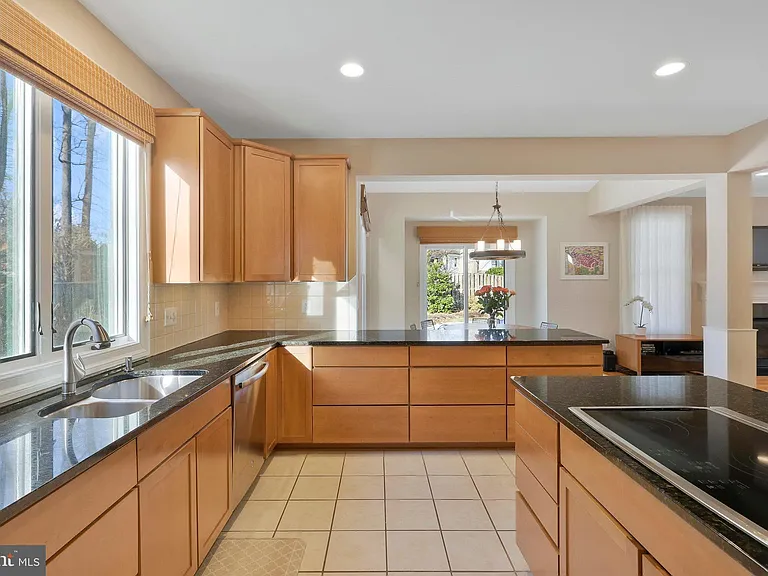 5922 Chesterbrook Rd — Photo 33