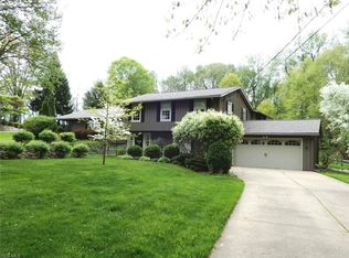 2745 Highline Dr, Mogadore, OH 44260