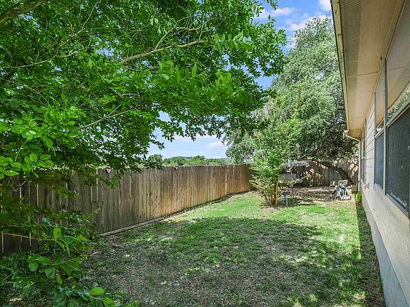 3rd image of 205 Cailin Court