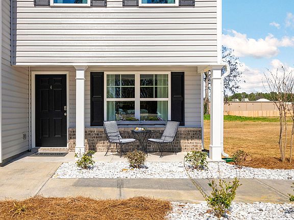 4th image of 167 Fox Den Cir