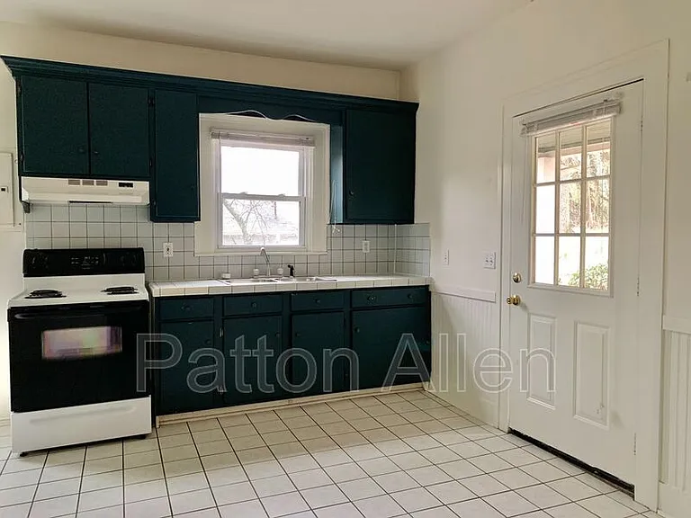 16 Hillside St #A — Photo 5