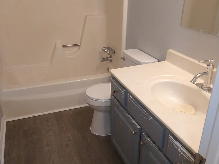 105 Plaza Oaks Rd #9 — Photo 6