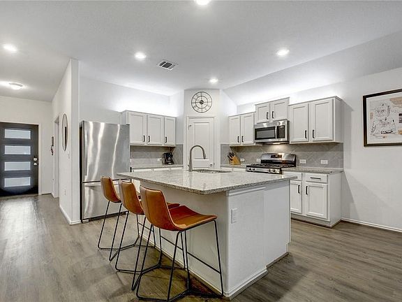 4th image of 15400 Summer Ray Dr