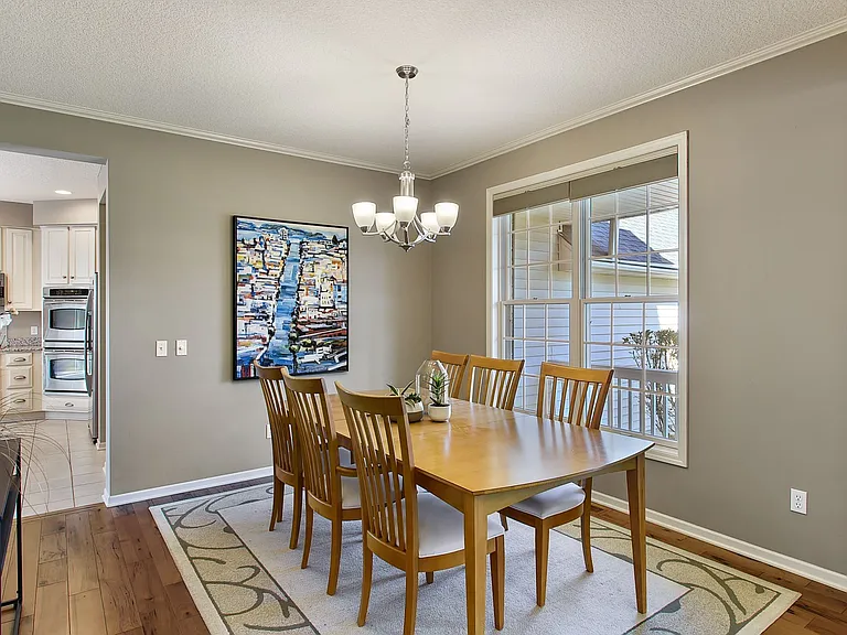 1579 Stoneridge Cir — Photo 4