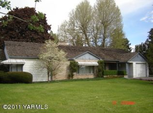 701 Pickens Rd, Yakima, WA 98908
