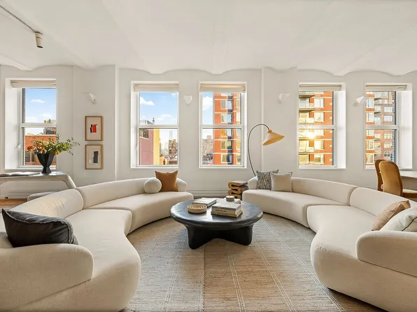 257 W 17th St #7AB, New York, NY 10011