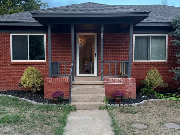 104 S Jackson Ave, Blanchard, OK 73010
