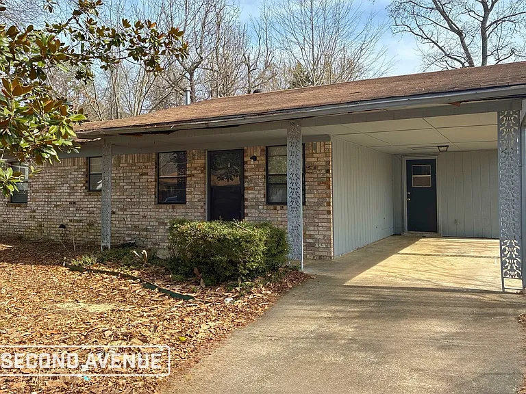 10 Compass Point St — Photo 1