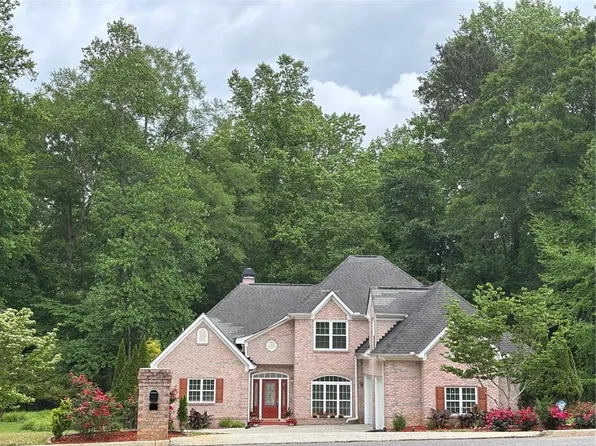 140 Lang Dr, Fayetteville, GA 30214
