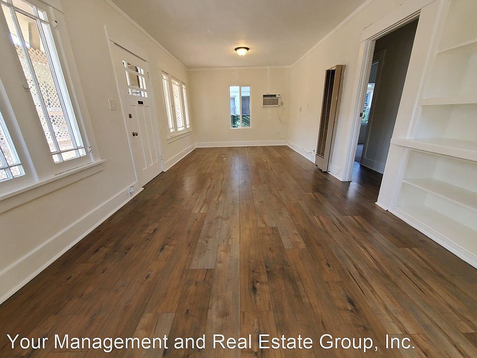 1st image of 137 S Columbus Ave