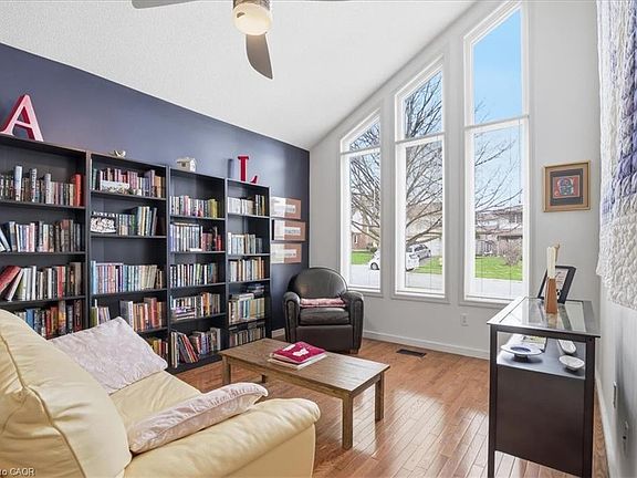 5th image of 110 Milton Ave W