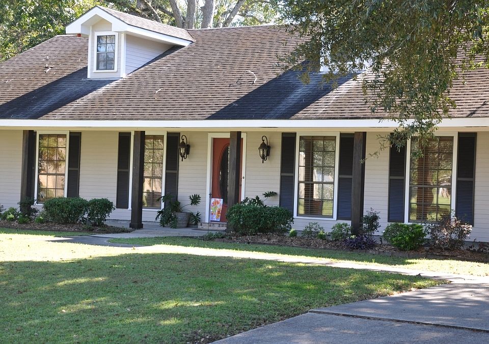 1st image of 107 Saint Pierre Blvd