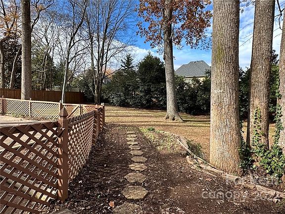 5th image of 6342 Gaywind Dr