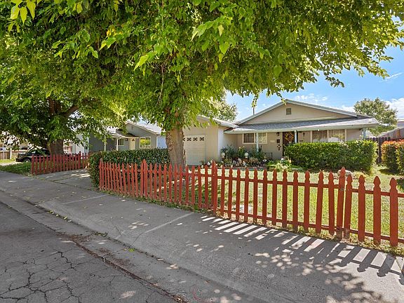 4th image of 1511 6th St