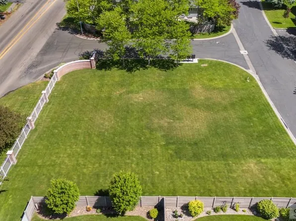 Sun Cir, Idaho Falls, ID 83404