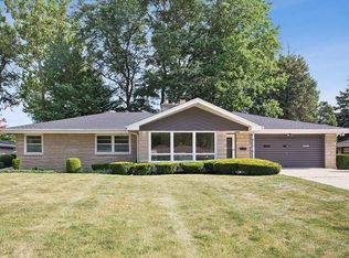 402 Bevan Dr E, Joliet, IL 60435