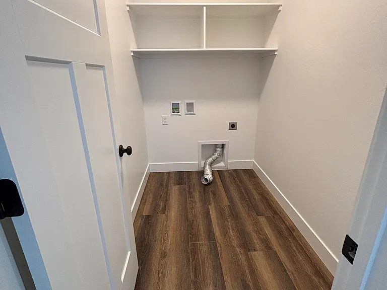 1417 Meadow Ln — Photo 5