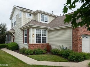 211 Birch Ln, Saint Charles, IL 60175