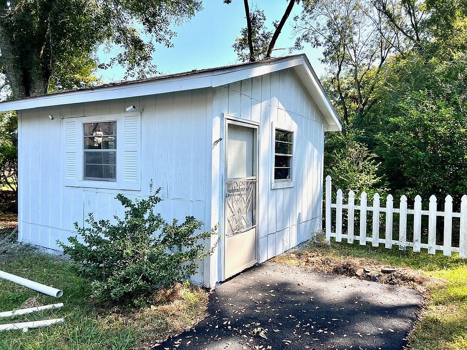 2nd image of 2121 Woodhillcrest Dr
