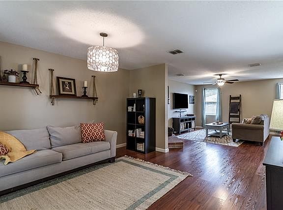 3rd image of 1340 Annalea Dr