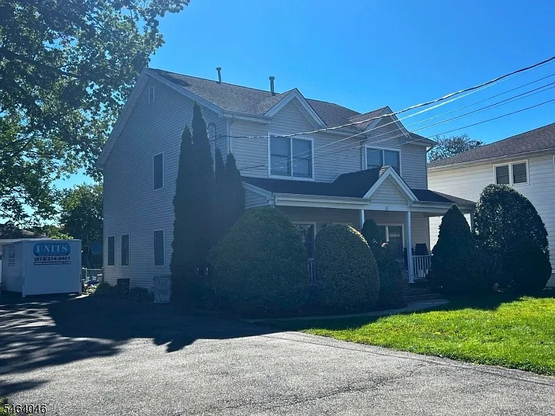 3 bed, 2.0 bath, $2,950 — Photo 2