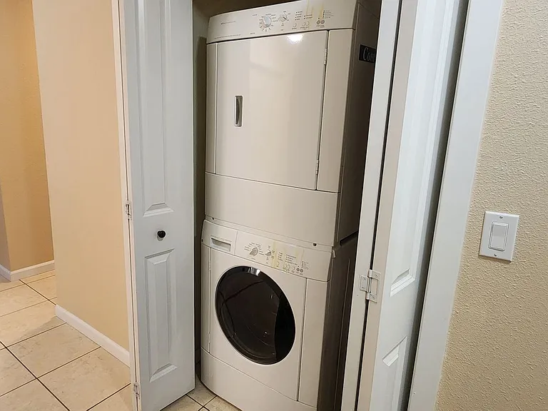Westridge Apartments — Photo 15