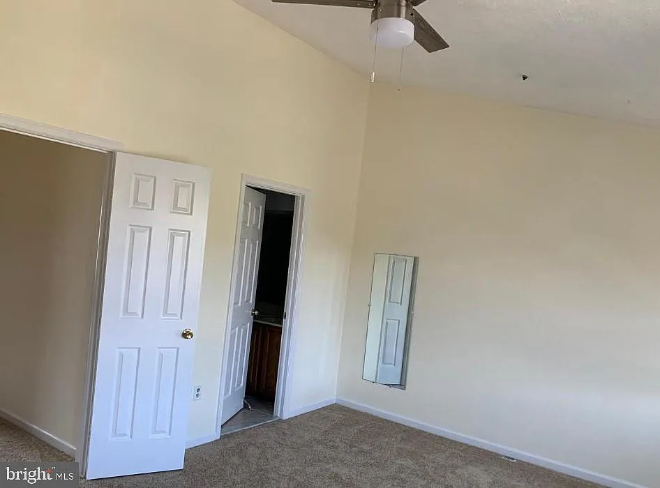2 bed, 3.5 bath, 1960 sqft, $2,300 — Photo 2