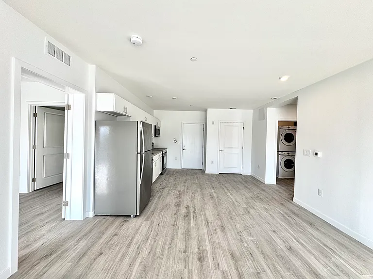 915 N Broad St #705 — Photo 6