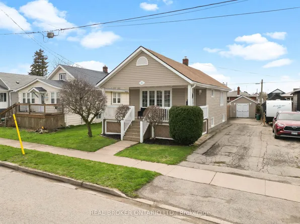65 Christmas St, Pt Colborne, ON L3K 1M4