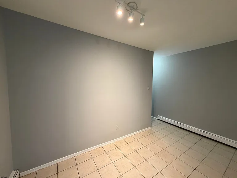 2510 Arctic Ave #1 — Photo 9